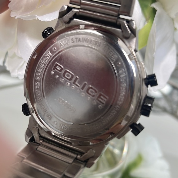 Mens Stainless Steel Police watch - Picture 3 of 5